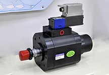 液壓(ya)油缸廠傢談如(ru)何選(xuan)擇液壓(ya)油(you)缸(gang)中(zhong)的(de)控製閥?